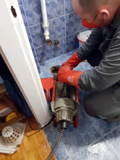 Otpušavanje slivnika Otpušavanje slivnika 2
