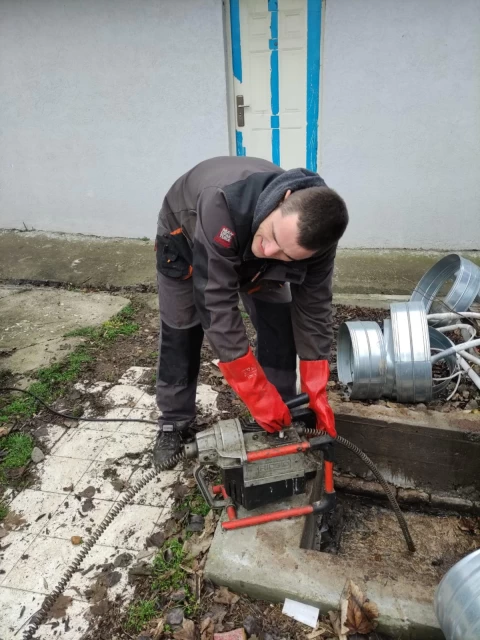 Mašinsko otpušavanje wc šolje 3