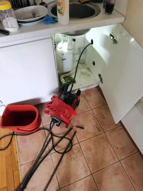 Otpušavanje sudopere Otpušavanje sudopere 2