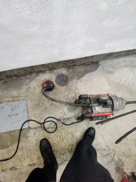 Otpušavanje slivnika Otpušavanje slivnika 3